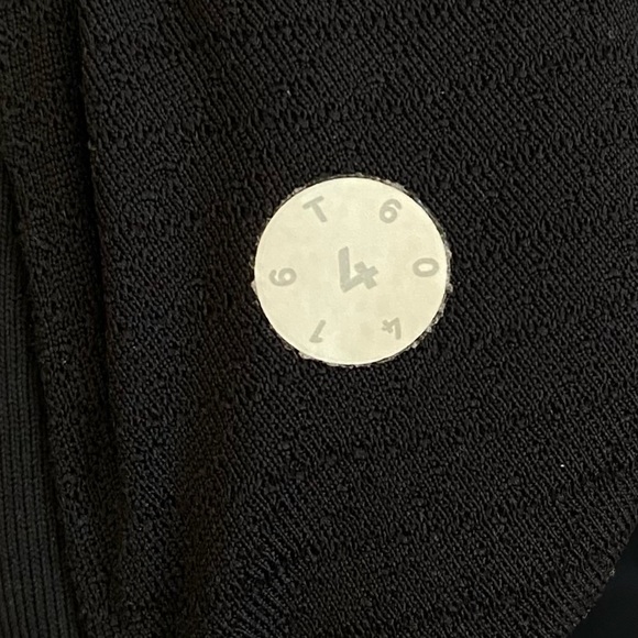 Lululemon || Outrun Crop Pockets Mesh Pockets Solid Black 4 - Picture 7 of 10